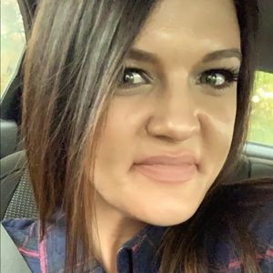 Meet your Posher, Courtney